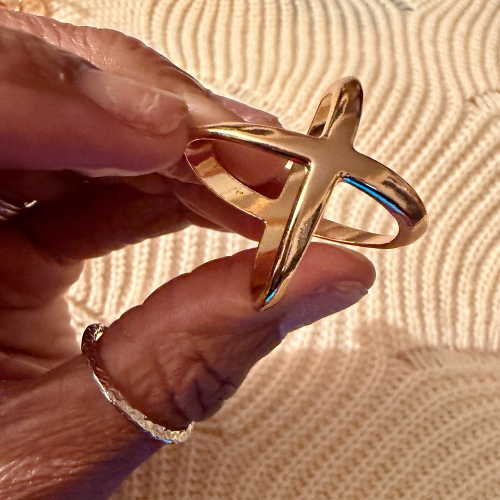 4 Gold-tone and Black Women's Scarf Rings - Picture 8 of 9